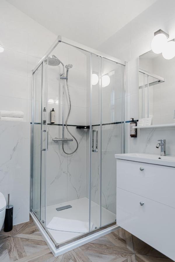 N33 Premium Apartments Old Town Krakow - Destigo Hotels ภายนอก รูปภาพ